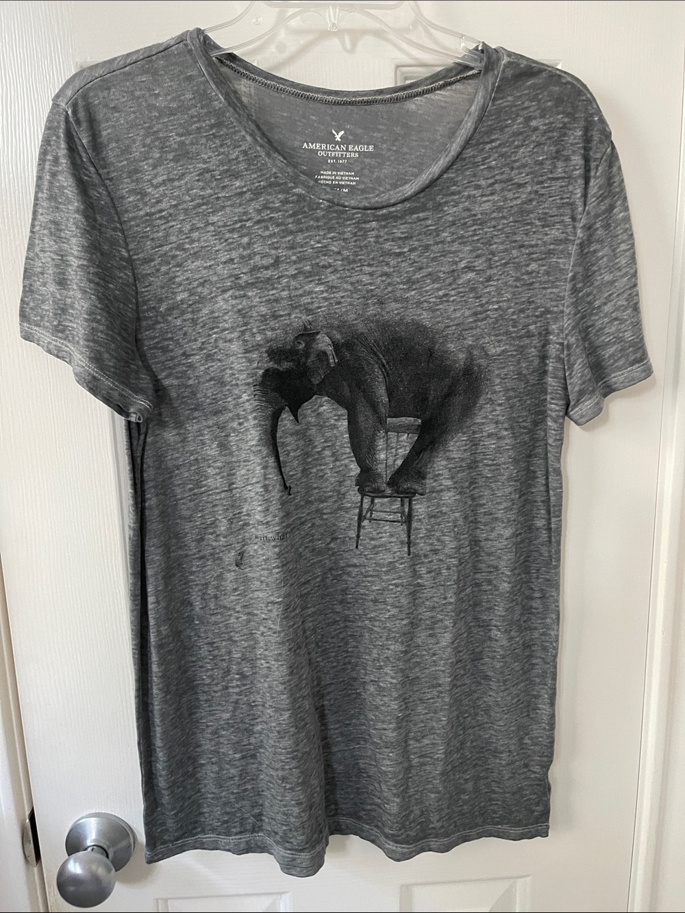 American Eagle Outfitters Gray Elephant Graphic Tee - Heather Gray